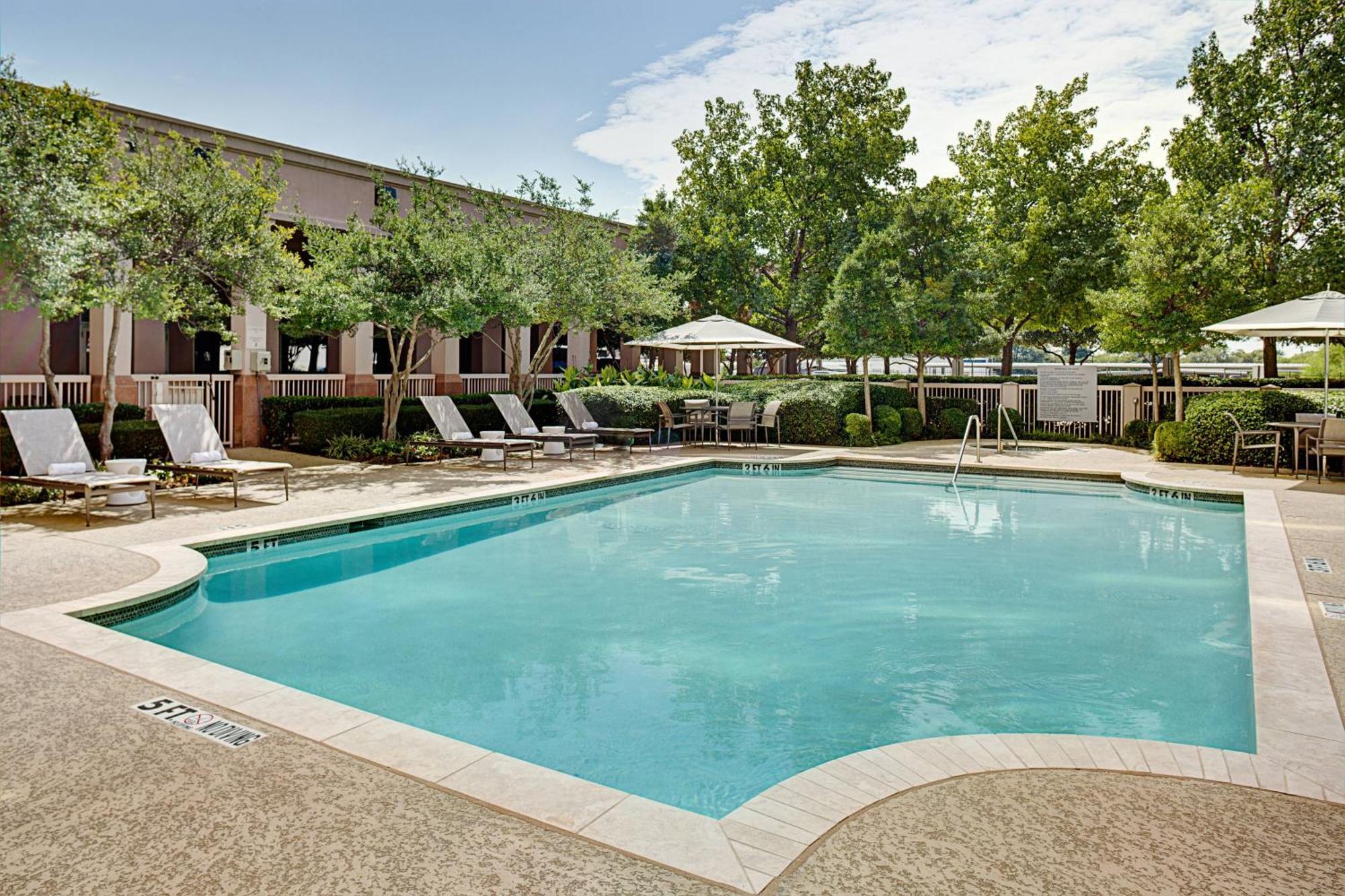 Dallas Marriott Suites Medical/Market Center Exterior photo